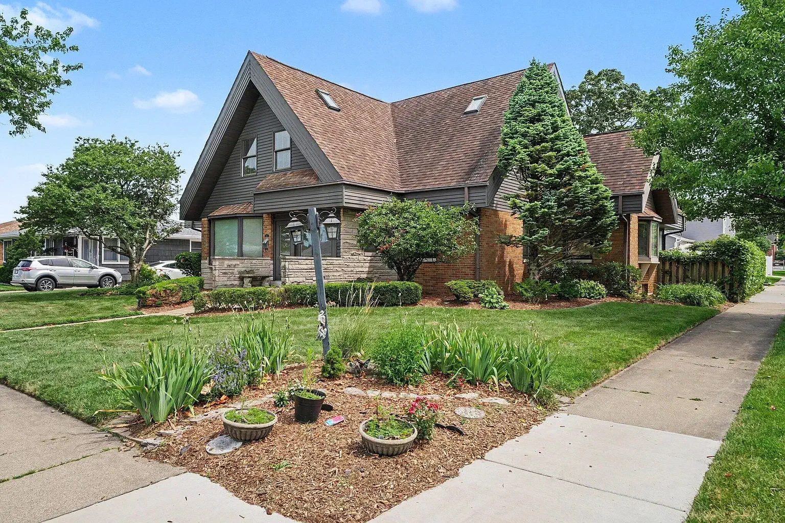 residential street in Highland, Indiana